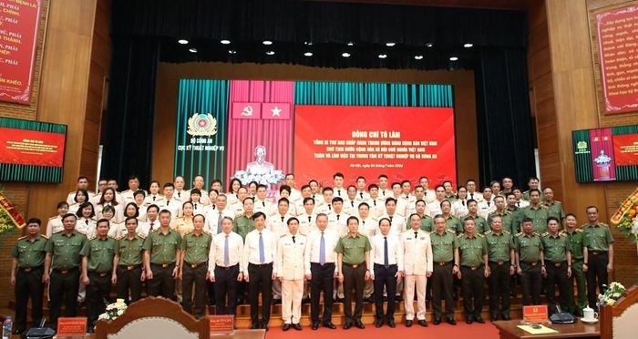 Tổng Bí thư, Chủ tịch nước Tô Lâm với các đại biểu