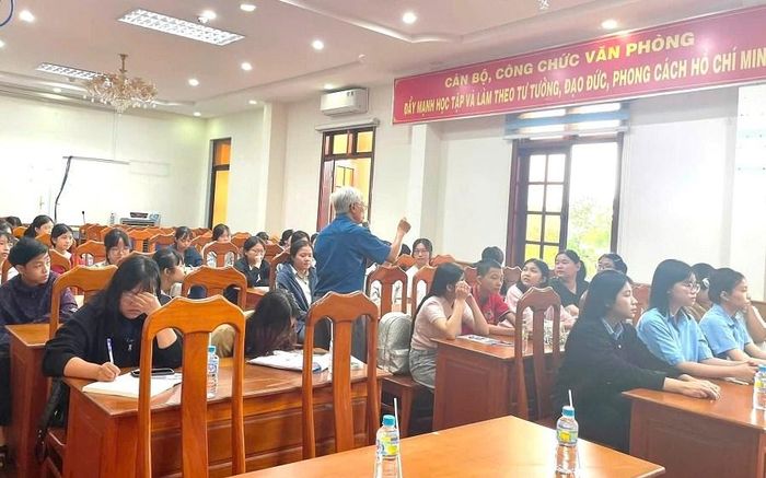 Với sự đồng hành của các nhà văn, nhà thơ, nhà nghiên cứu giàu kinh nghiệm các em học sinh sẽ được khơi dậy tinh thần sáng tạo và bồi đắp lực lượng sáng tác trẻ, góp phần thúc đẩy sự phát triển của văn học nghệ thuật tỉnh Gia Lai trong thời gian tới