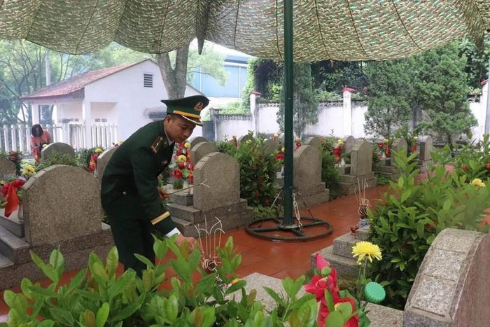 Tại Nghĩa trang Liệt sĩ phường Lào Cai hiện có 101 phần mộ các Anh hùng liệt sĩ