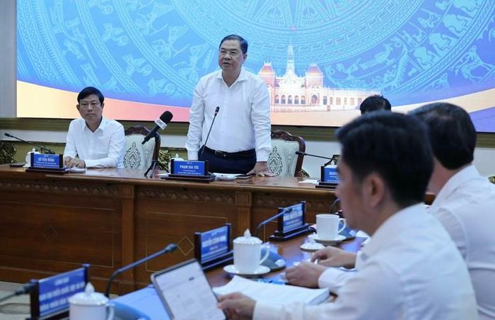 Phó Thủ tướng Thường trực Phạm Gia Túc yêu cầu TPHCM tập trung thực hiện các giải pháp thúc đẩy tăng trưởng hai con số, đẩy nhanh giải ngân đầu tư công - Ảnh: VGP/Phương Nguyên