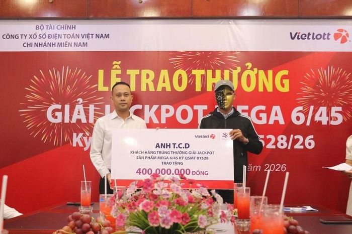 Anh T.C.D ủng hộ 400 triệu đồng cho Quỹ Tâm Tài Việt