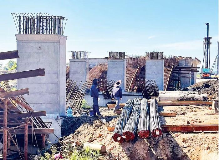 Dự án đường Tố Hữu nối dài đi sân bay Phú Bài đang được triển khai thi công.