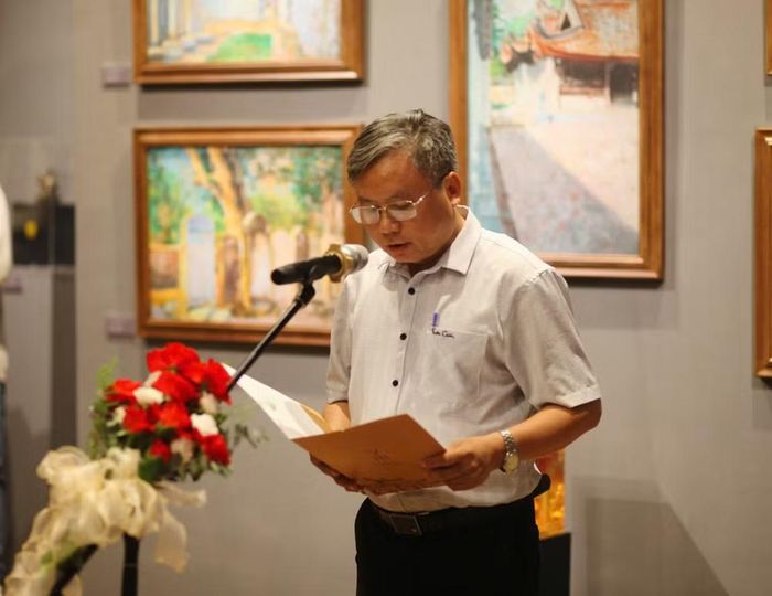 Tiến sĩ Nguyễn Văn Tú, Phó Giám đốc Trung tâm hoạt động văn hóa khoa học Văn Miếu-Quốc Tử Giám phát biểu tại buổi khai mạc.
