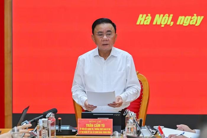 Thường trực Ban Bí thư Trần Cẩm Tú, Bí thư Đảng ủy các cơ quan Đảng Trung ương chủ trì hội nghị. (Ảnh: THỦY NGUYÊN)