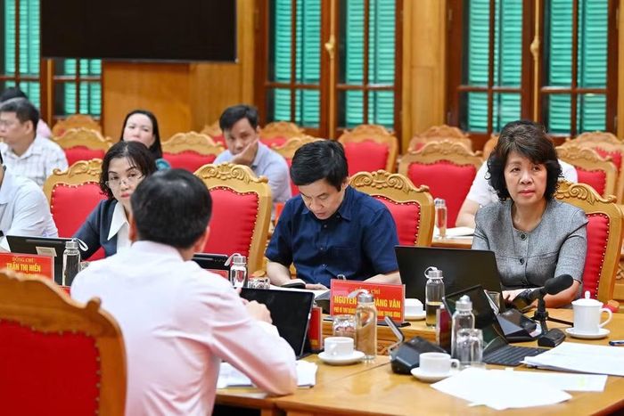 Các đồng chí Ủy viên Ban Thường vụ dự hội nghị. (Ảnh: THỦY NGUYÊN)