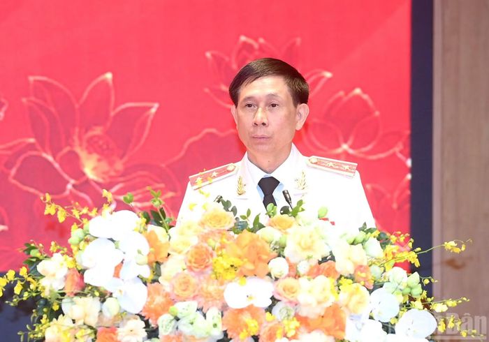 Đồng chí Trung tướng Trần Việt Kiều, Bí thư Đảng ủy, Cục trưởng Cục Kỹ thuật nghiệp vụ, Bộ Công an, phát biểu tại cuộc làm việc.