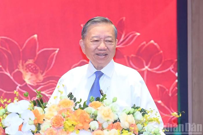 Tổng Bí thư, Chủ tịch nước Tô Lâm phát biểu chỉ đạo tại cuộc làm việc.