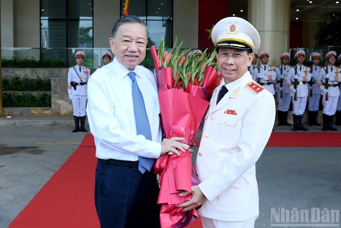  Lãnh đạo Cục Kỹ thuật nghiệp vụ, Bộ Công an đón Tổng Bí thư, Chủ tịch nước Tô Lâm. 