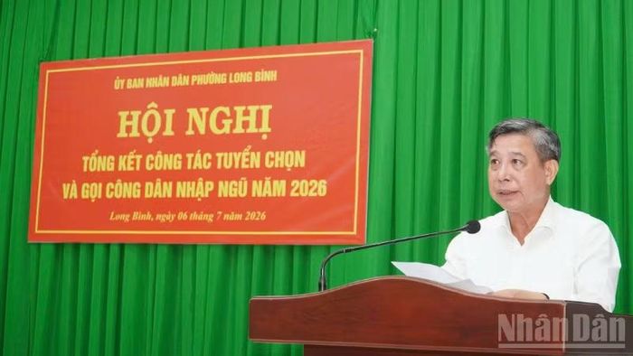 Đồng chí Đồng Văn Thanh, Ủy viên Trung ương Đảng, Phó Bí thư Thường trực Thành ủy, Chủ tịch Hội đồng nhân dân thành phố Cần Thơ phát biểu chỉ đạo tại hội nghị.