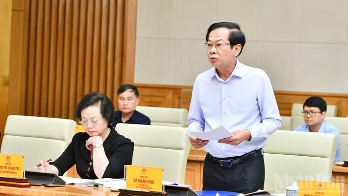  Bộ trưởng Nội vụ Đỗ Thanh Bình báo cáo tại phiên họp. (Ảnh: THANH GIANG) 
