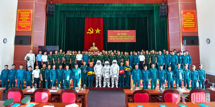 Lớp tập huấn chụp ảnh chung.