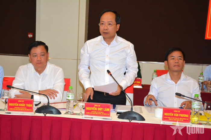 Đồng chí Nguyễn Duy Lâm, Ủy viên Trung ương Đảng, Bí thư Tỉnh ủy Hà Tĩnh phát biểu tại hội nghị.