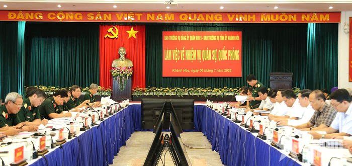  Quang cảnh buổi làm việc. 