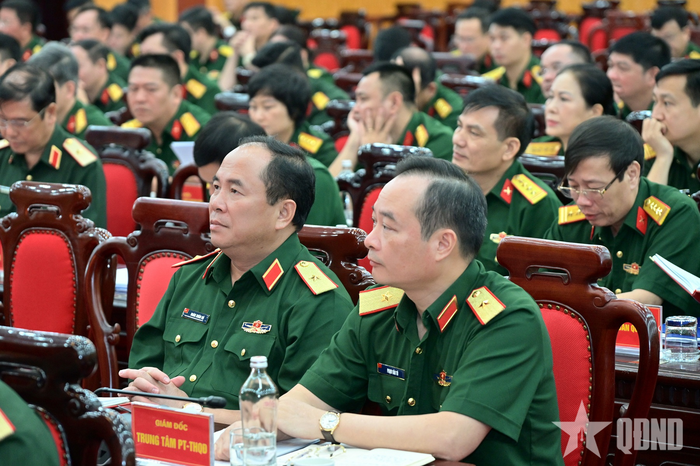 Các đại biểu dự hội nghị. 