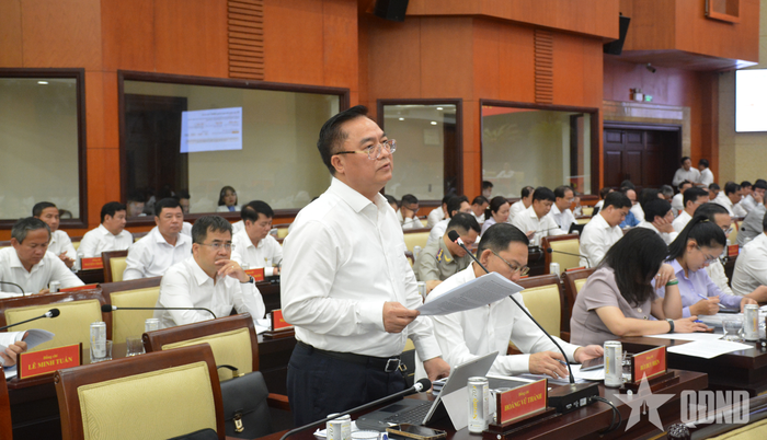 Đại biểu thảo luận tại hội nghị. 