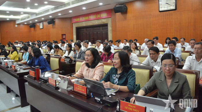 Các đại biểu dự hội nghị. 