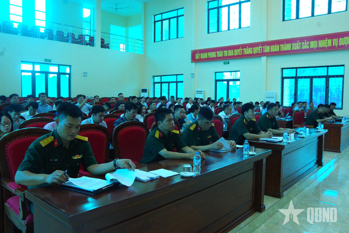 Quang cảnh khai mạc. 