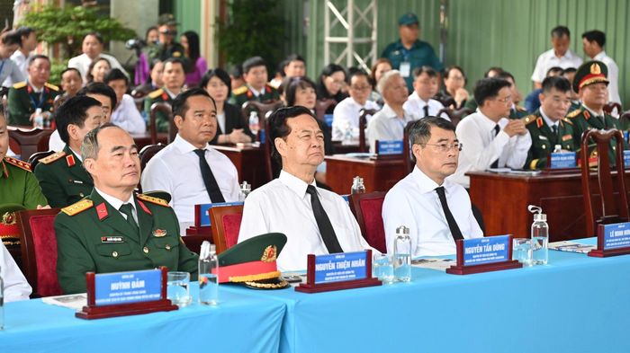  Thủ tướng Lê Minh Hưng cùng các lãnh đạo, nguyên lãnh đạo Đảng, Nhà nước, TPHCM tại buổi lễ. Ảnh: MẠNH THẮNG 