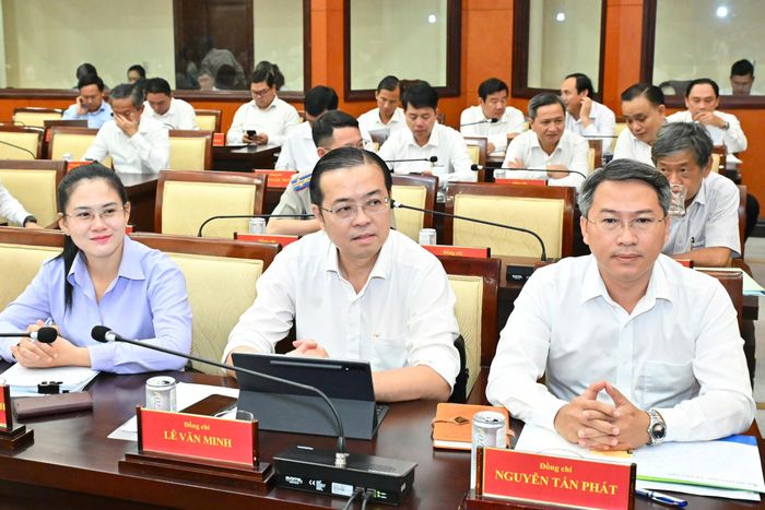  Lãnh đạo các sở ban ngành, cơ quan, đơn vị, địa phương dự hội nghị. Ảnh: VIỆT DŨNG 