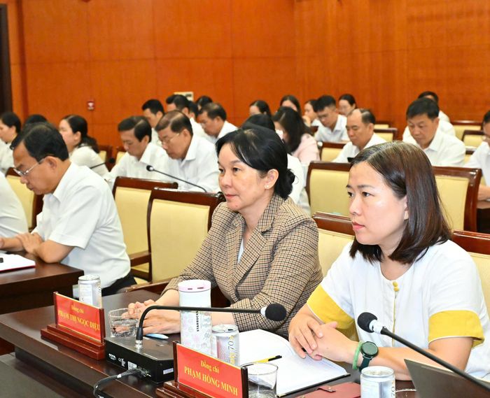  Lãnh đạo các sở ban ngành, cơ quan, đơn vị, địa phương dự hội nghị. Ảnh: VIỆT DŨNG 