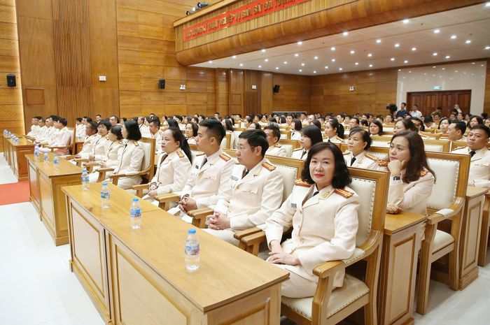  Các đại biểu tại buổi làm việc. Ảnh: VIẾT CHUNG 
