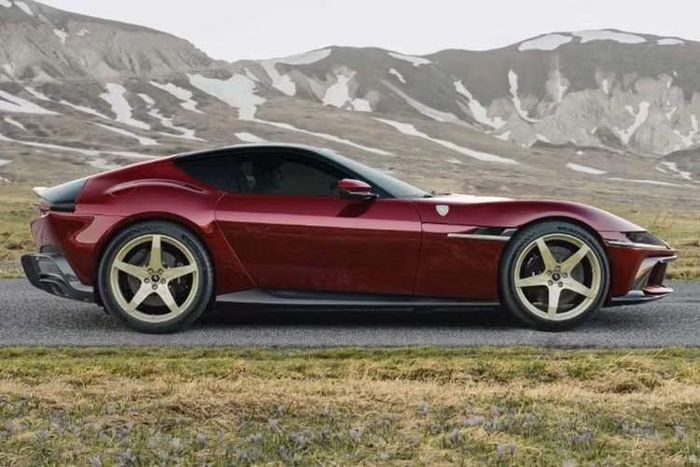 Giờ đây, phiên bản giới hạn Ferrari 12Cilindri Manuale đã kết hợp những gì tinh túy nhất của cả hai thế giới ôtô, đó là cần số sàn kiểu rãnh hở 6 cấp với bàn đạp ly hợp (côn), nhưng vẫn có tùy chọn sử dụng hộp số DCT 8 cấp ở chế độ tự động hoàn toàn.