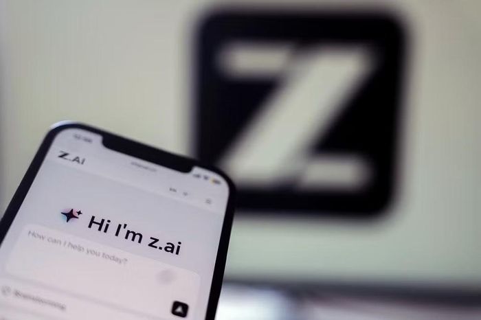 Sự trỗi dậy của Z.ai được ví như màn tái hiện "kỳ tích DeepSeek" từng gây chấn động Thung lũng Silicon, khi một công ty Trung Quốc chứng minh rằng AI hiệu năng cao không nhất thiết phải đi kèm chi phí khổng lồ, trong bối cảnh theo thống kê của OpenRouter, GLM-5.2 chỉ tiêu tốn khoảng 1/8 chi phí so với Claude Opus 4.8 của Anthropic ở một số tác vụ chuyên biệt nhưng vẫn mang lại hiệu quả rất cạnh tranh.