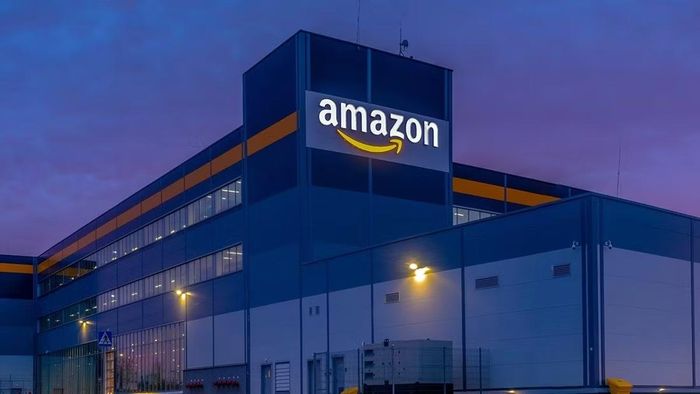 Không chỉ cộng đồng lập trình viên quan tâm, nhiều "ông lớn" điện toán đám mây như Microsoft và Amazon cũng đã tích hợp các mô hình AI của Z.ai, DeepSeek cùng nhiều startup Trung Quốc khác vào hệ sinh thái dịch vụ của mình, trong khi một số nguồn tin cho biết Microsoft còn đang cân nhắc đưa mô hình DeepSeek trở thành lựa chọn cho các sản phẩm chiến lược nhằm đa dạng hóa nền tảng AI.