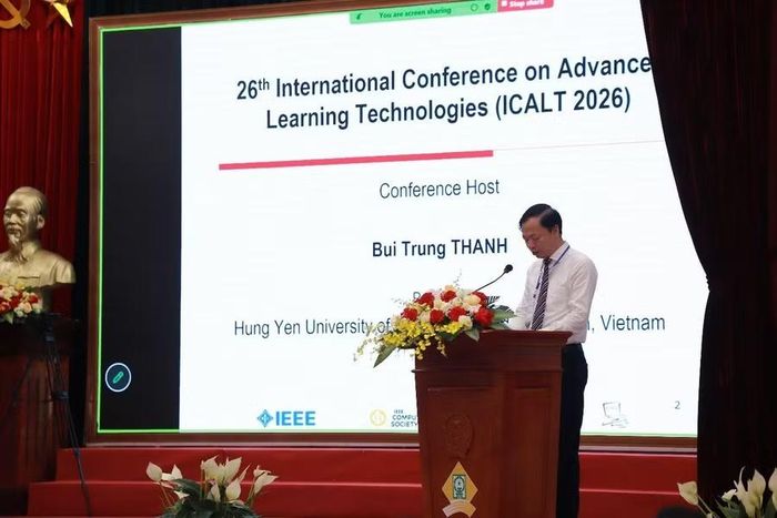 PGS.TS Bùi Trung Thành - Hiệu trưởng Trường Đại học Sư phạm Kỹ thuật Hưng Yên phát biểu khai mạc