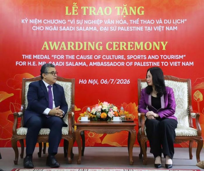 Bộ trưởng Lâm Thị Phương Thanh và Đại sứ Saadi Salama.
