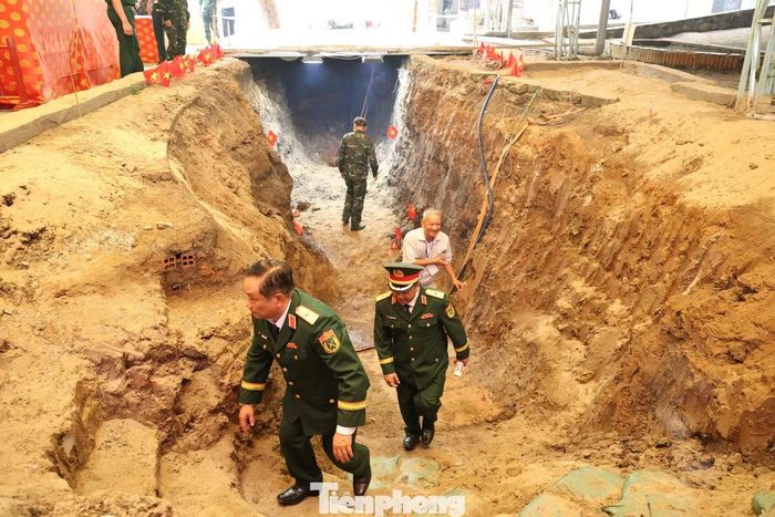 Khu vực rãnh đào tại công viên Lê Thị Riêng. Ảnh: Ngô Tùng