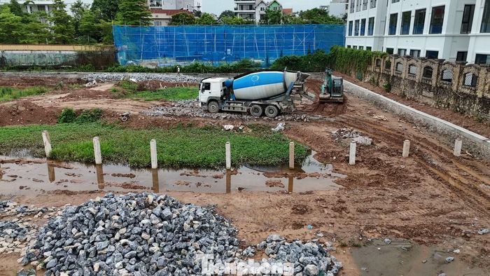 Dự án Bổ cập nước hồ Tây từ Nhà máy xử lý nước thải Hồ Tây về hồ Sen đã được UBND quận Tây Hồ (cũ) phê duyệt tại Quyết định số 865/QĐ-UBND ngày 15/5/2025. Công trình được tổ chức khởi công vào 5/8/2025; thời gian thực hiện 365 ngày.