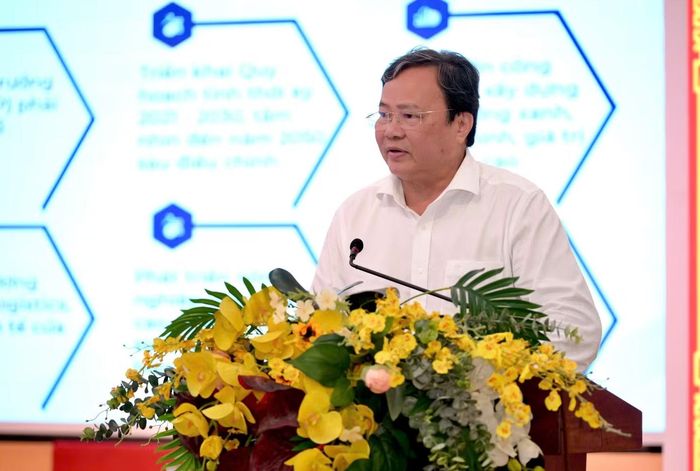 Phó Bí thư Tỉnh ủy, Chủ tịch UBND tỉnh Lê Văn Hẳn khẳng định sự tăng trưởng tích cực của Tây Ninh trong 6 tháng đầu năm. Ảnh: Huỳnh Phong