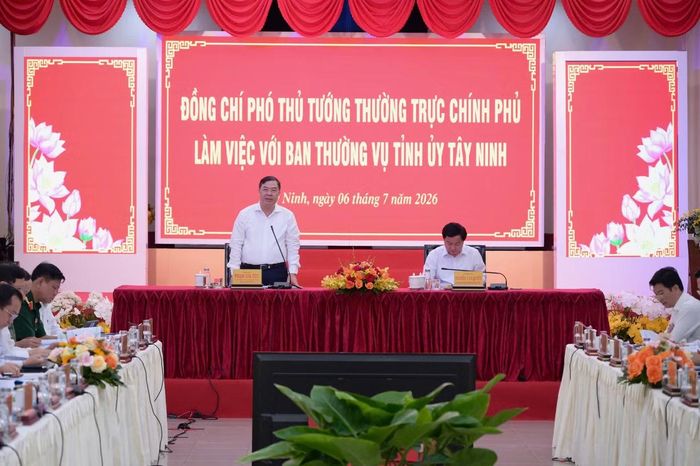 Ủy viên Bộ Chính trị, Phó Thủ tướng Thường trực Chính phủ Phạm Gia Túc cùng đoàn công tác Chính phủ làm việc với Ban Thường vụ Tỉnh ủy Tây Ninh. Ảnh: Huỳnh Phong