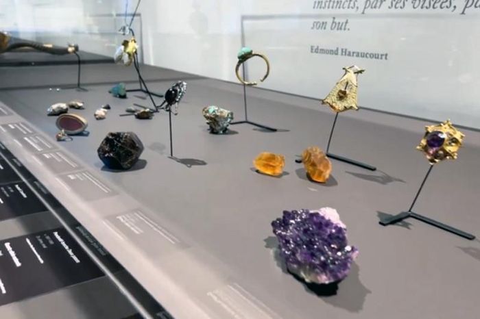 Các món đồ quý giá được trưng bày tại bảo tàng Lalique. Ảnh: X/@Musee_Lalique