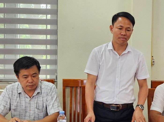 Ông Đinh Văn Phương, Chủ tịch UBND xã Thanh Phong phát biểu tại buổi làm việc. Ảnh: Quỳnh Trâm