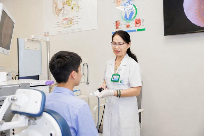 BS.CKII Nguyễn Thị Thu Yến từng tiếp nhận và điều trị cho nhiều bệnh nhân có bệnh lý mũi họng phức tạp do tự ý dùng thuốc tại nhà (Ảnh: BVCC)