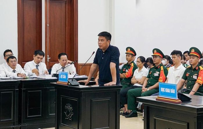 Tòa cấp phúc thẩm buộc bị cáo Nguyễn Văn Hậu phải bồi thường cho các bị hại số tiền còn lại là hơn 4.312 tỉ đồng.