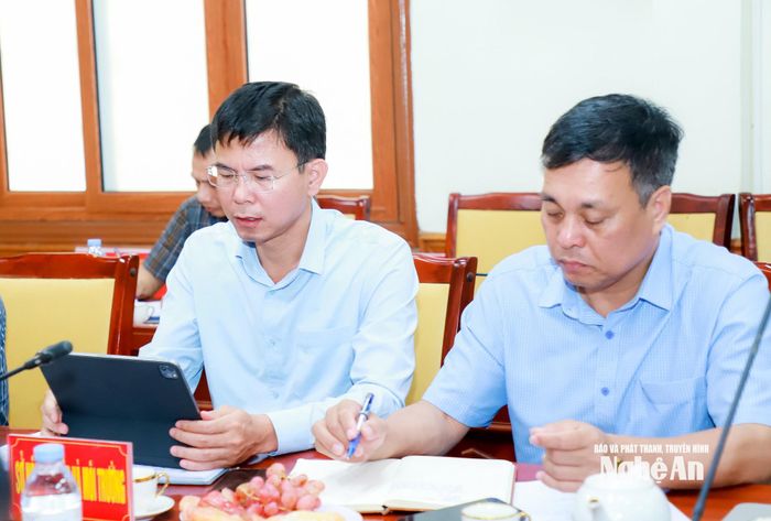 Các đại biểu dự cuộc làm việc. Ảnh: Thành Duy