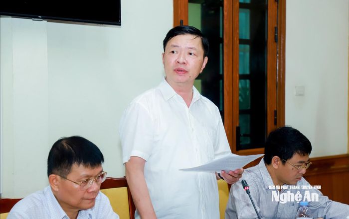 Đồng chí Hồ Việt Dũng - Phó Giám đốc Sở Tài chính phát biểu tại cuộc làm việc. Ảnh: Thành Duy