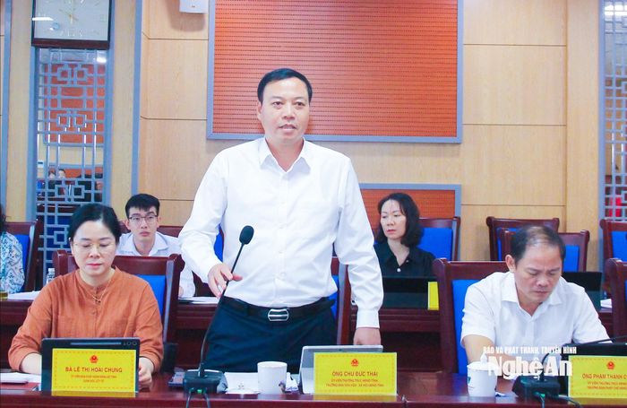 Trưởng ban Văn hóa - Xã hội HĐND tỉnh Chu Đức Thái đề xuất có giải pháp khắc phục tình trạng thiếu giáo viên hiện nay. Ảnh: Mai Hoa