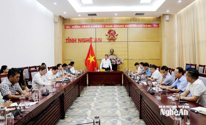 Phó Chủ tịch UBND tỉnh Thái Văn Thành yêu cầu các chủ đầu tư xây dựng kế hoạch, lộ trình giải ngân đi kèm với tiến độ các dự án. Ảnh: Thái Dương