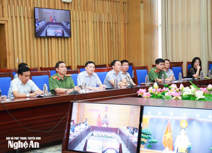 Các đại biểu dự hội nghị tại điểm cầu UBND tỉnh Nghệ An. Ảnh: Thành Duy