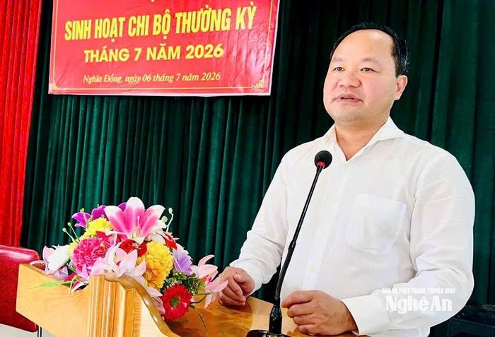 Đồng chí Hoàng Quốc Việt phát biểu tại buổi sinh hoạt. Ảnh: Trọng Hùng