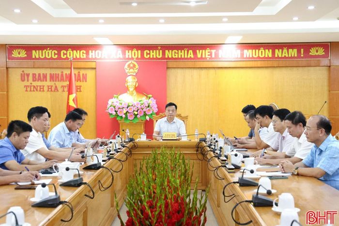 Phó Chủ tịch UBND tỉnh Hồ Huy Thành chủ trì điểm cầu Hà Tĩnh.