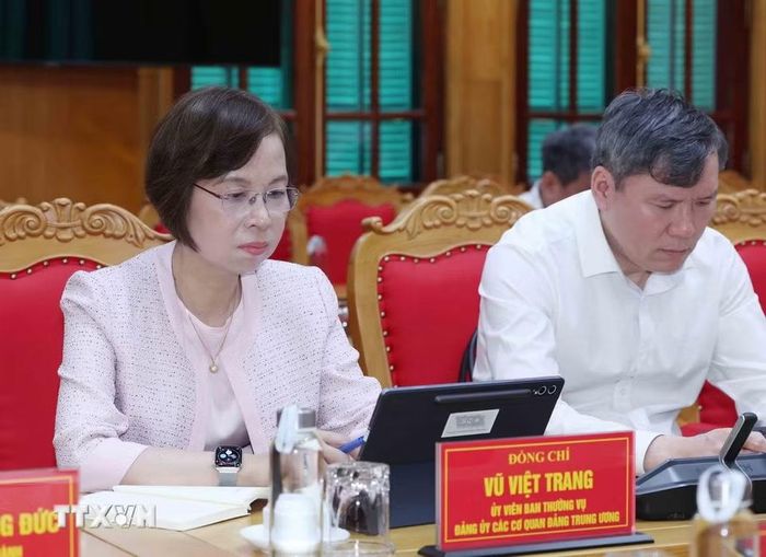 Các đồng chí Ủy viên Ban Thường vụ tham dự hội nghị. (Ảnh: Phương Hoa/TTXVN)