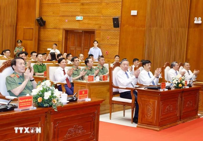 Tổng Bí thư, Chủ tịch nước Tô Lâm và các đại biểu. (Ảnh: Thống Nhất/TTXVN)
