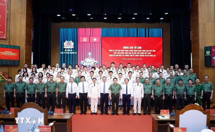 Tổng Bí thư, Chủ tịch nước Tô Lâm và các đại biểu. (Ảnh: Thống Nhất/TTXVN)