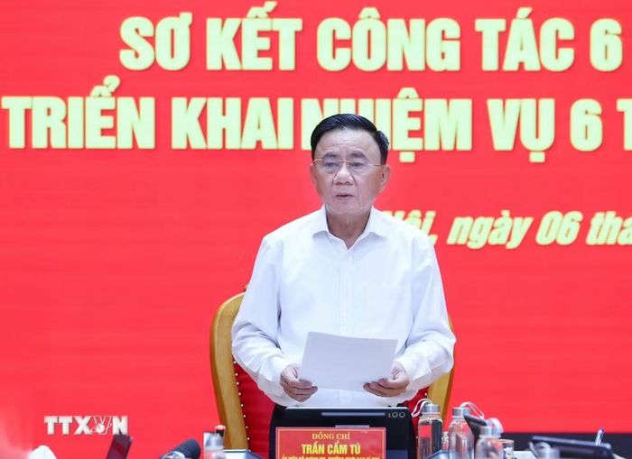 Đồng chí Trần Cẩm Tú, Ủy viên Bộ Chính trị, Thường trực Ban Bí thư, Bí thư Đảng ủy các cơ quan Đảng Trung ương phát biểu chỉ đạo hội nghị. (Ảnh: Phương Hoa/TTXVN)