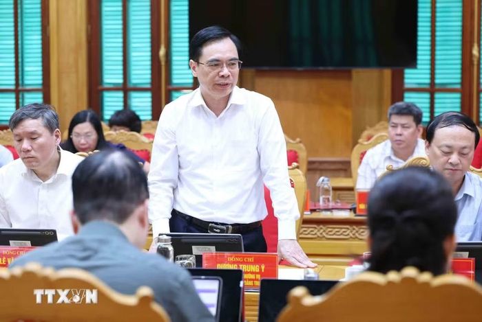 Đồng chí Dương Trung Ý, Ủy viên Trung ương Đảng, BÍ thư Đảng ủy, Tổng Biên tập Tạp chí Cộng sản phát biểu tại hội nghị. (Ảnh: Phương Hoa/TTXVN)